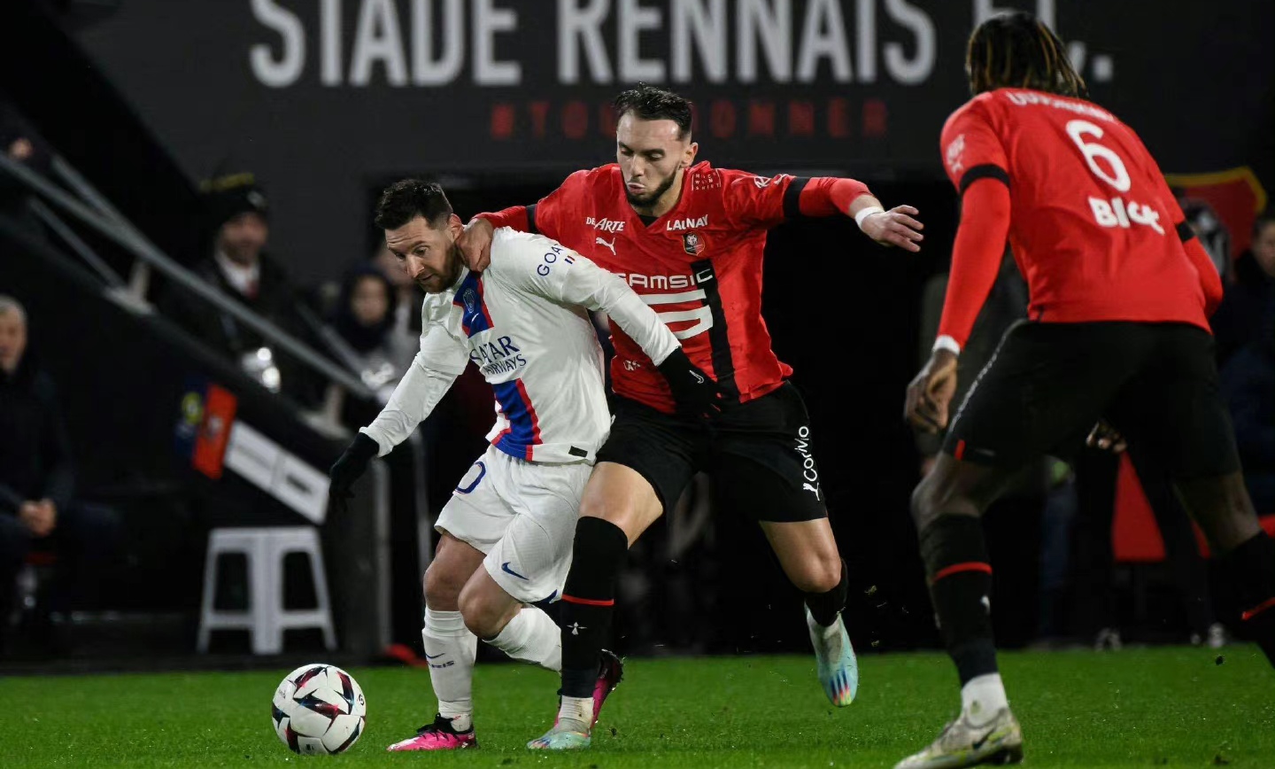 体育赛事-TES观众热烈欢呼！，C罗迎来十赛季出色发挥引发球迷热议-体育赛事